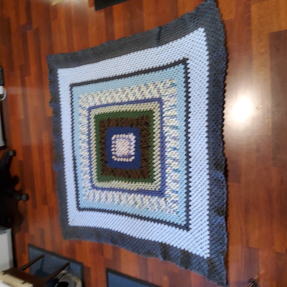 Shawl/ Blanket Throw - Picture 3 of 5